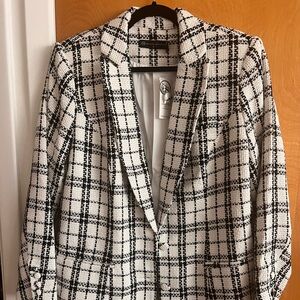 White plaid blazer Fashion to Figure plus size (sz14-16)